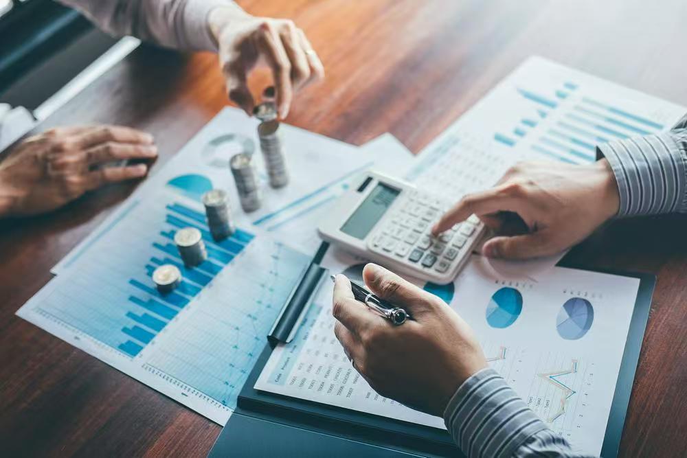 10月信贷投放或偏紧 料社融增速小幅下行